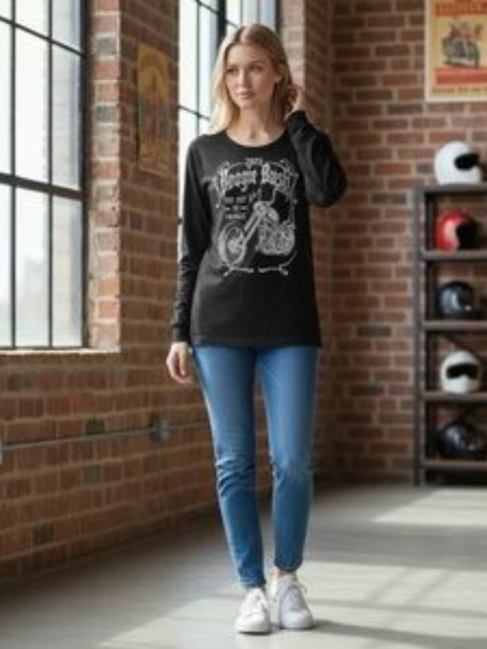 ️ Long Sleeve Ladies Artwork T-Shirt